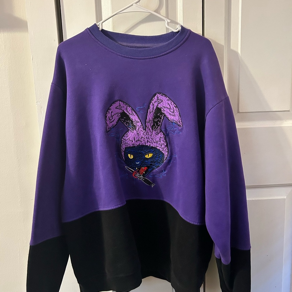 Praying Rabbit Split color crewneck - Picture 3 of 7